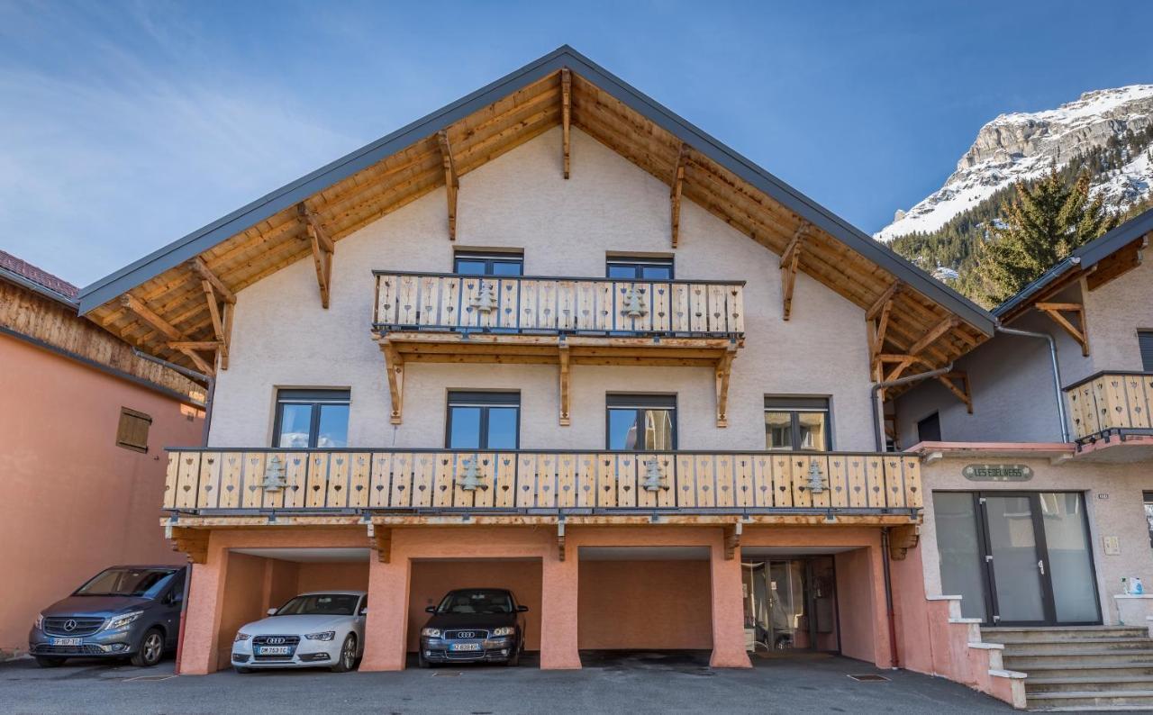 Les Edelweiss Mont-Blanc - Gite Classe 3 Etoiles Passy  Bagian luar foto